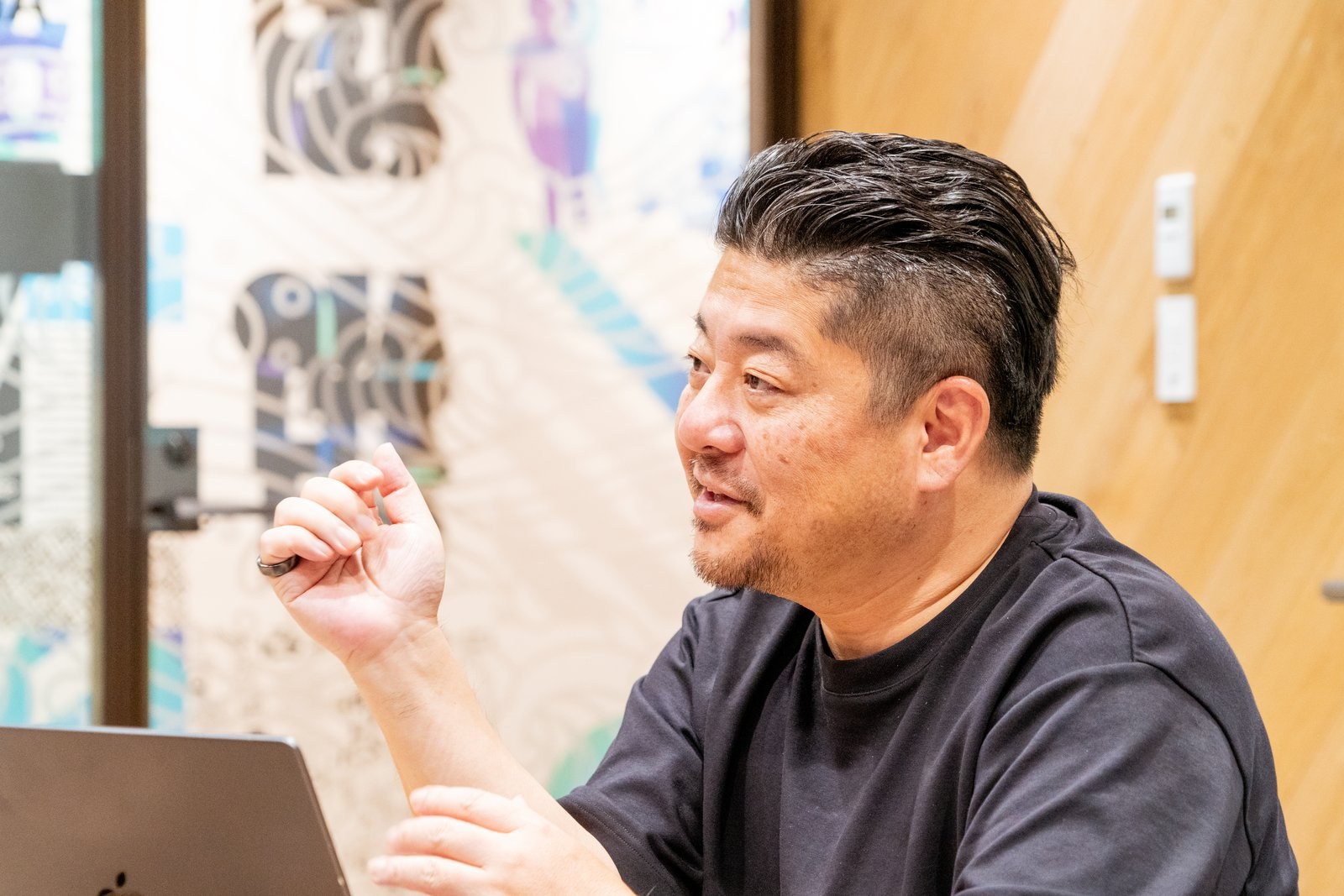 手振りを交えて語る熊代さん